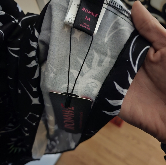 ROMWE Academia Sun & Moon Graphic Contrast Collar Dress - Picture 4 of 7